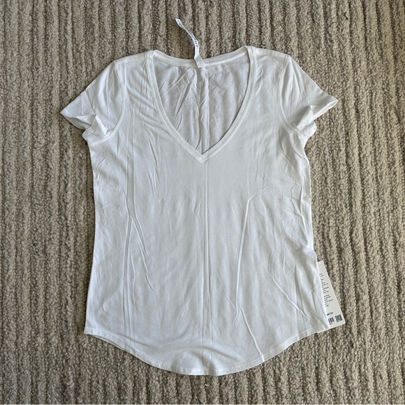 Lululemon Love Tee, Sz 6, NWT - Picture 4 of 9